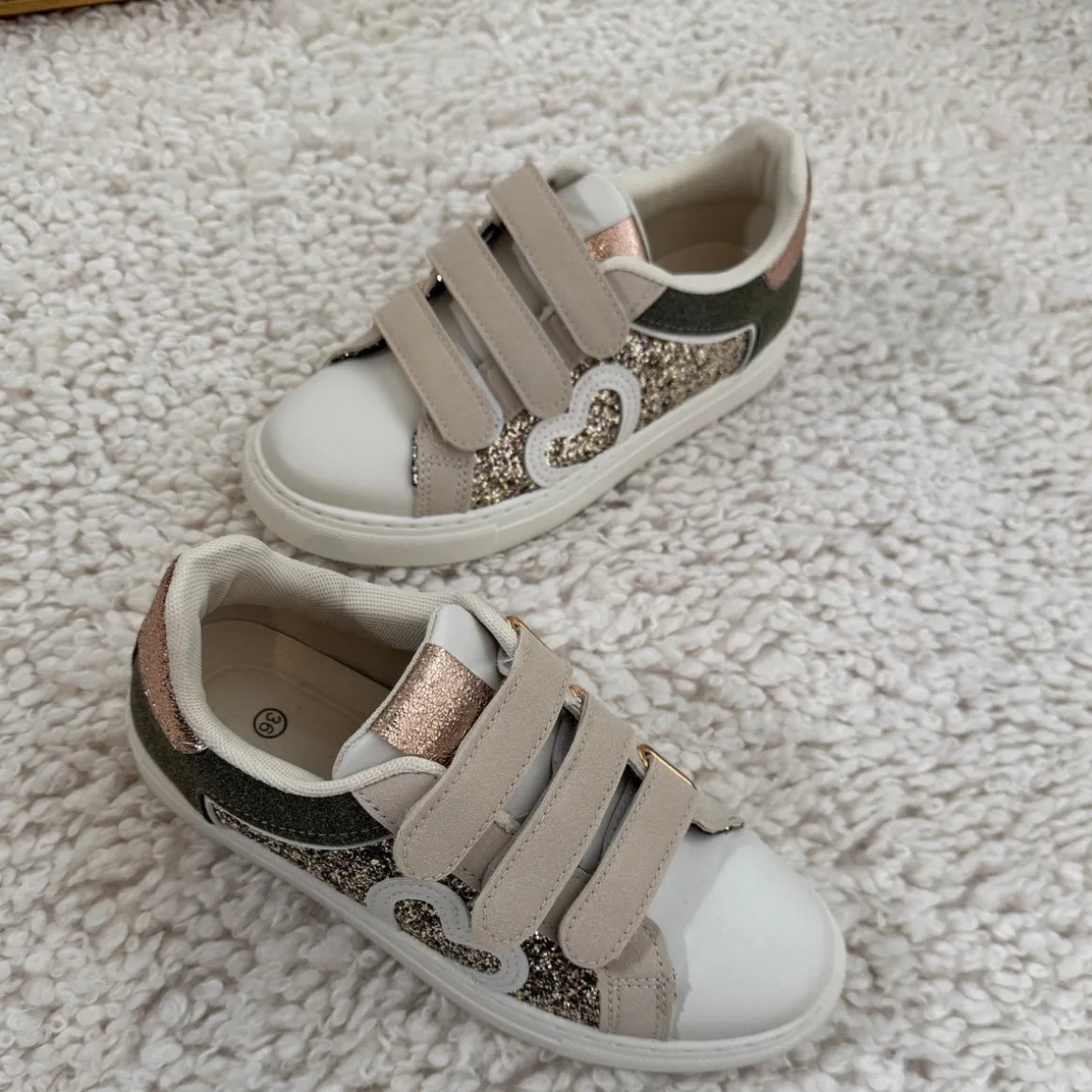 BASKETS KAKI ET ROSE HEART