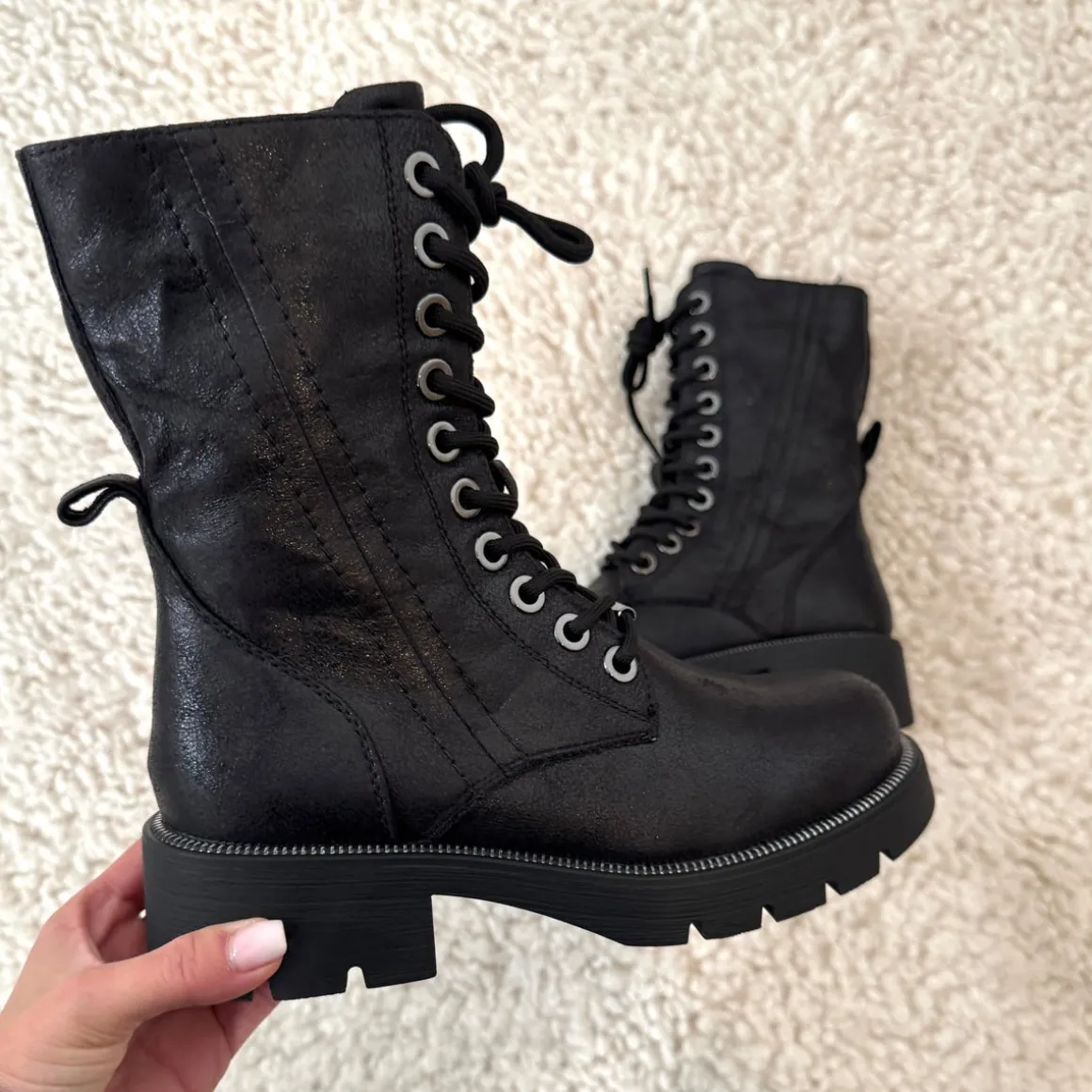 BOOTS LACETS NOIRE LACY