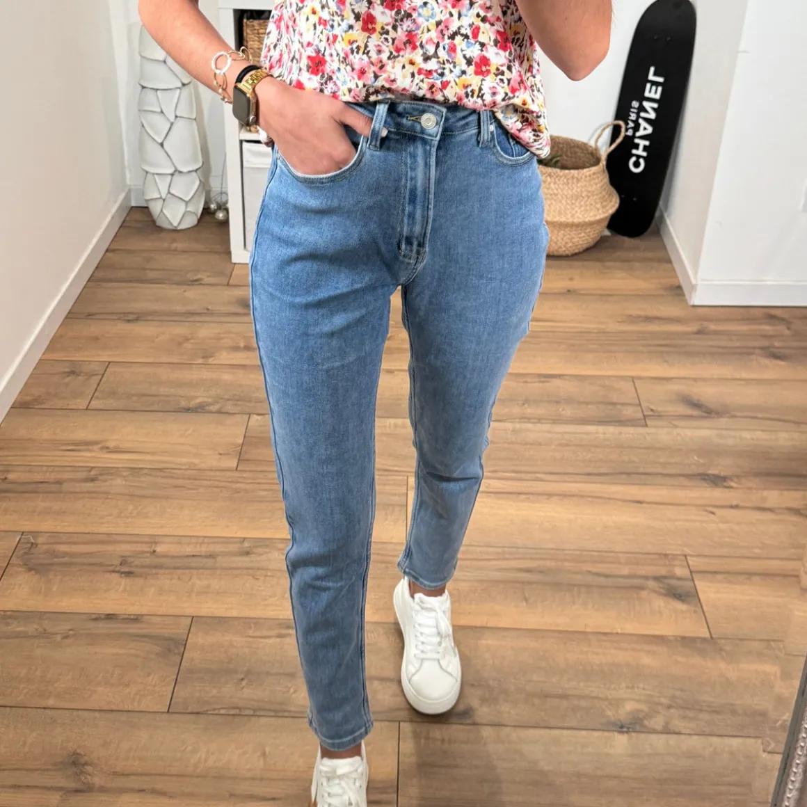 JEAN MOM LOUIS