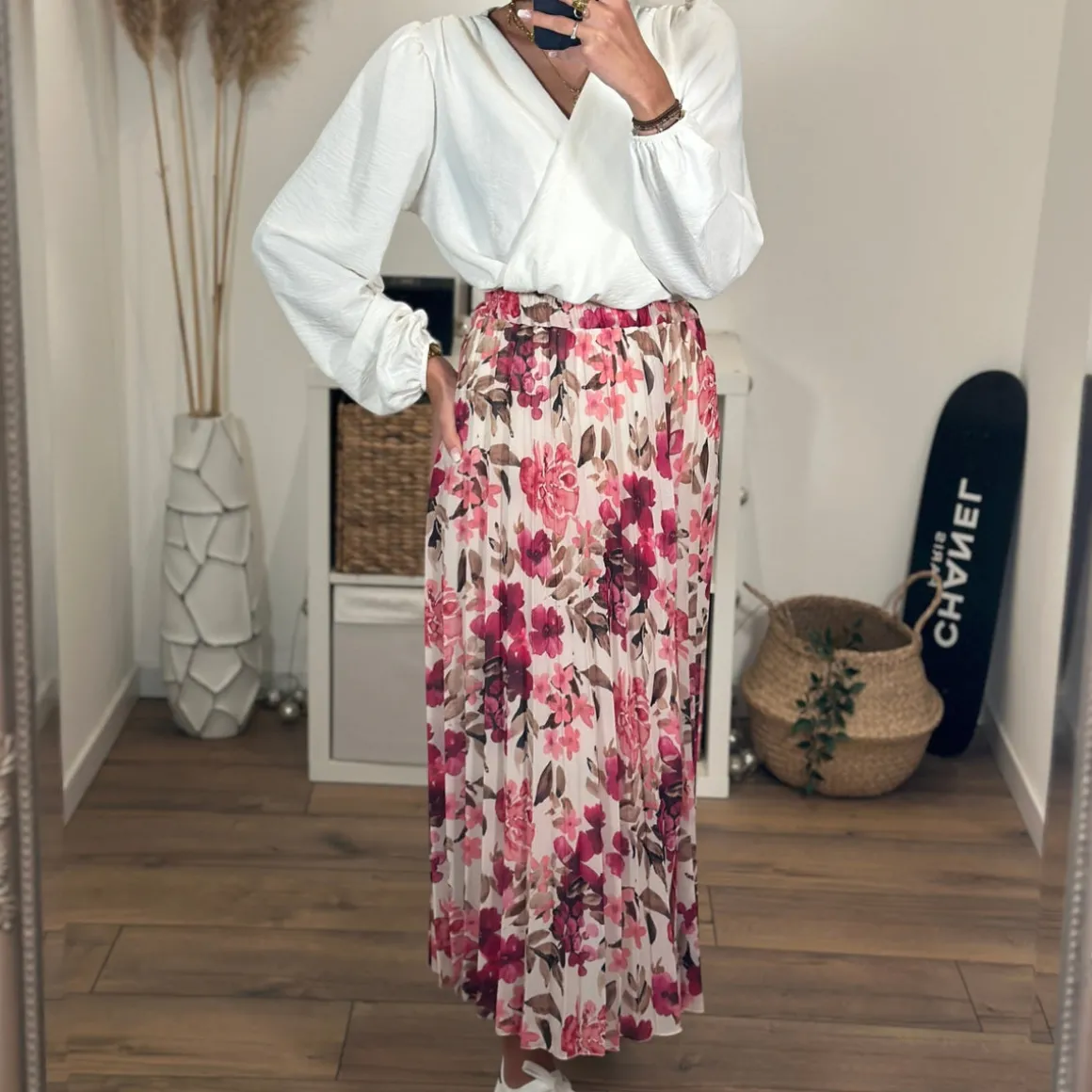 jupe_longue_fleurie_blanc_2.webp JUPE LONGUE FLEURIE BLANCHE ET ROSE CHARLIZE