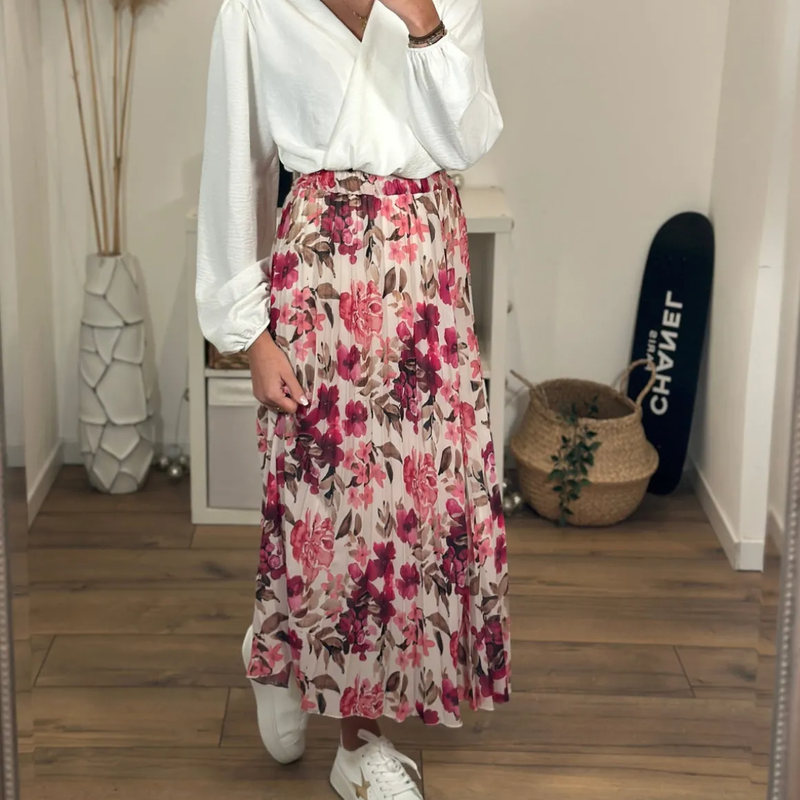 jupe_longue_fleurie_blanc_3.webp JUPE LONGUE FLEURIE BLANCHE ET ROSE CHARLIZE