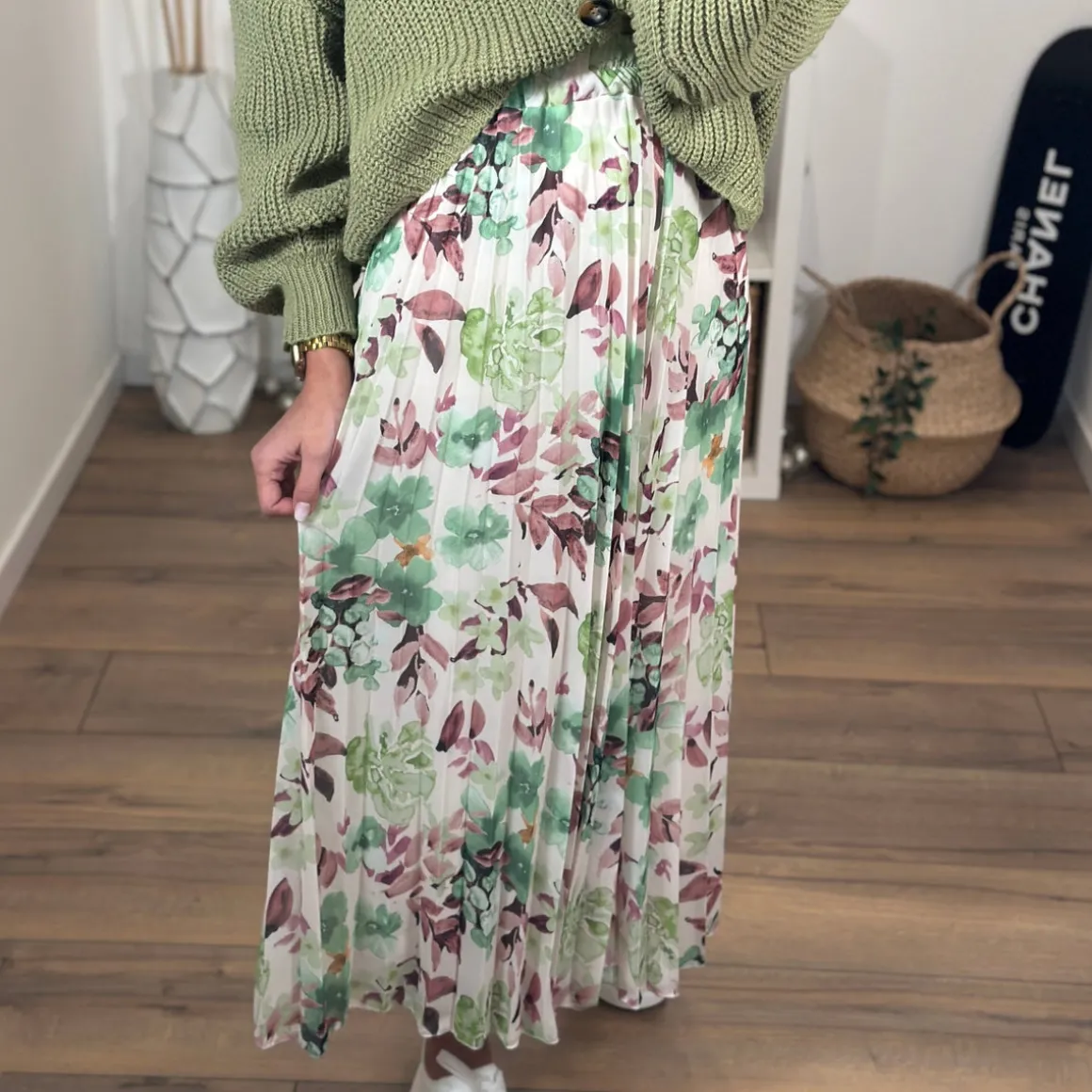 jupe_longue_fleurie_verte_2.webp JUPE LONGUE FLEURIE VERTE CHARLIZE