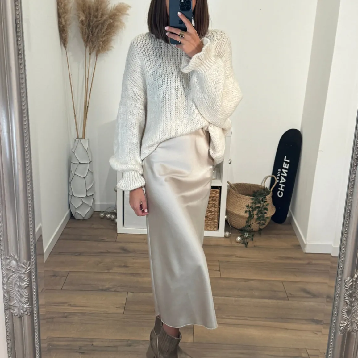 JUPE SATINÉE BEIGE TALIA
