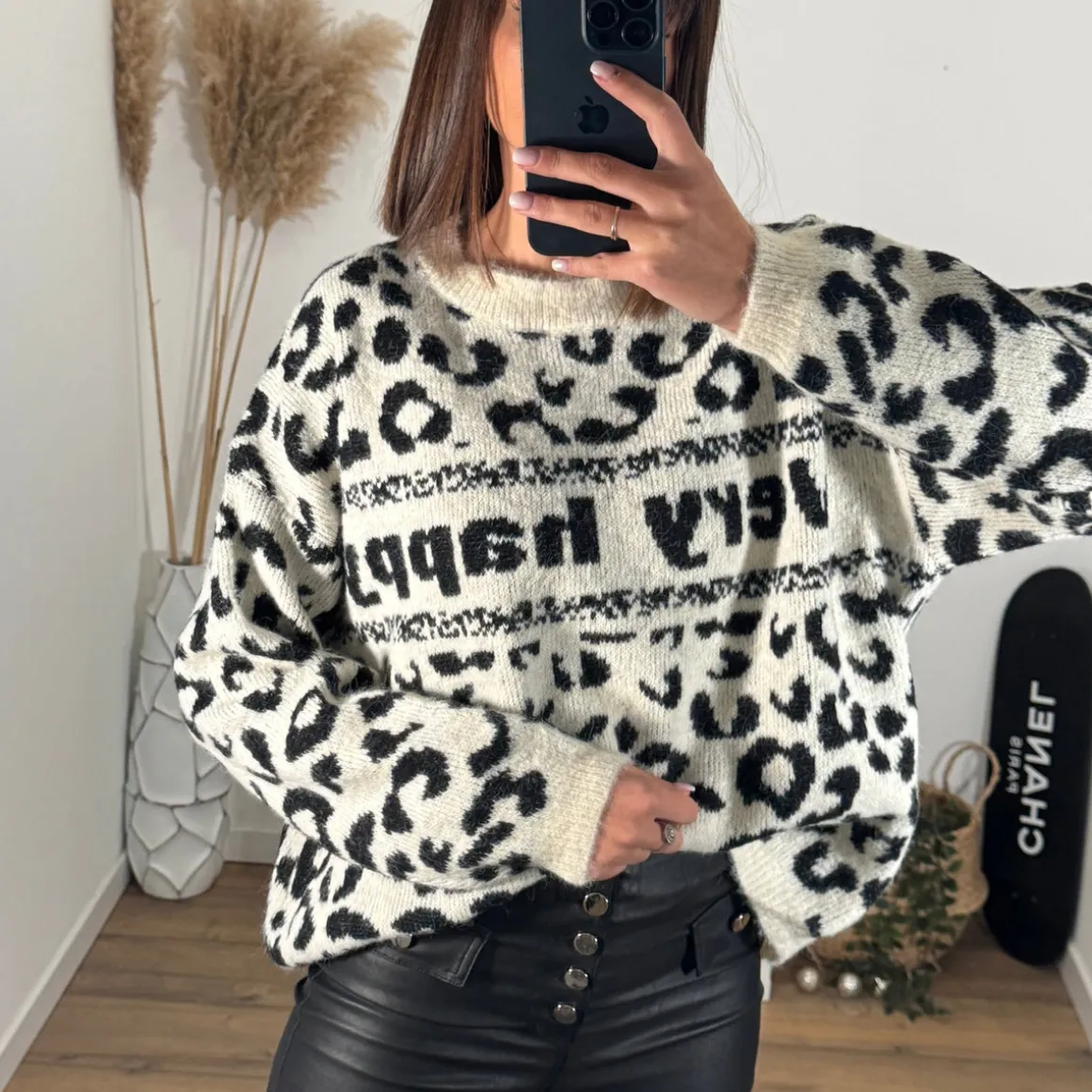 PULL NOIR ET BLANC VERY HAPPY
