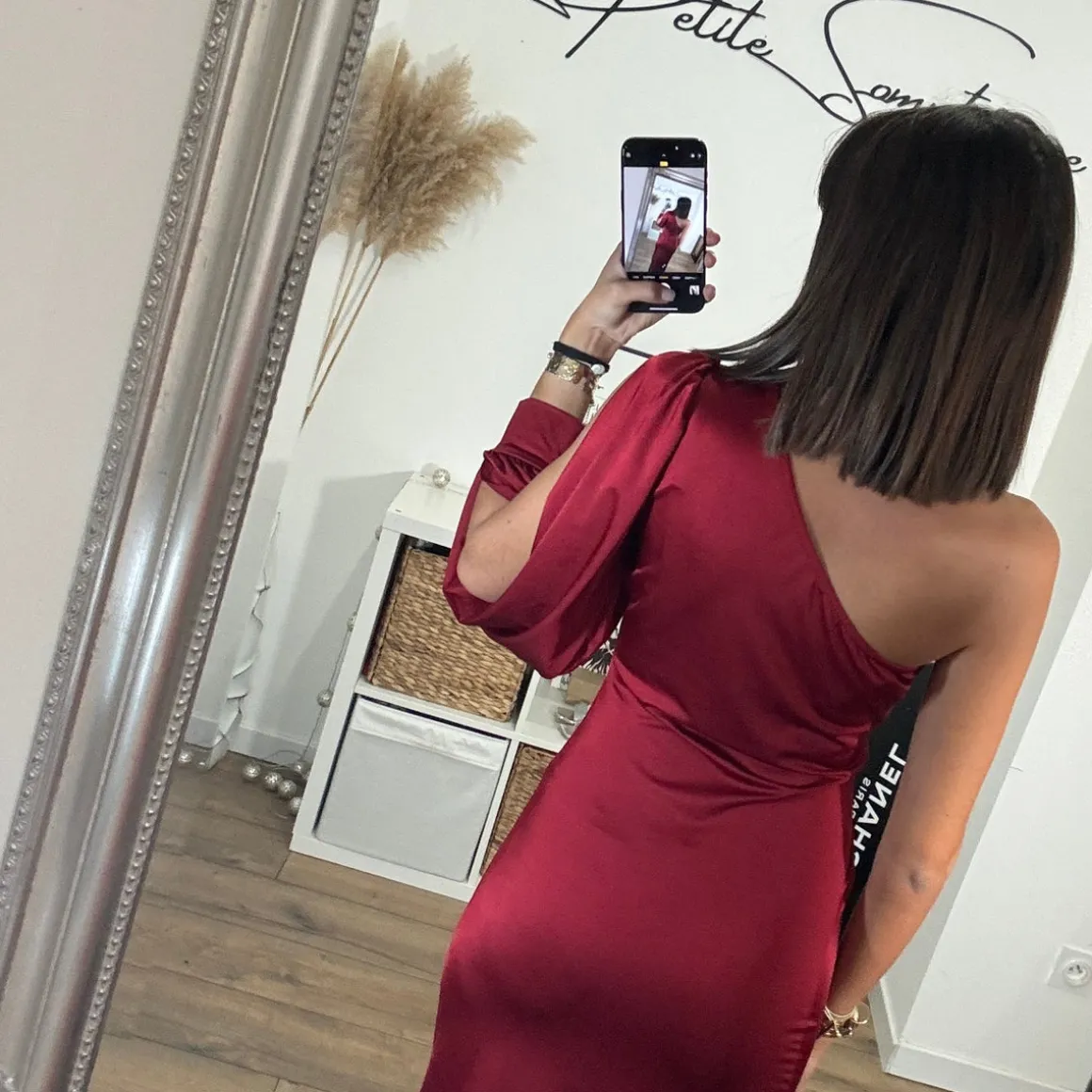 robe_satin_asymetrique_bo_2.webp ROBE SATIN ASYMETRIQUE BORDEAUX ALIX