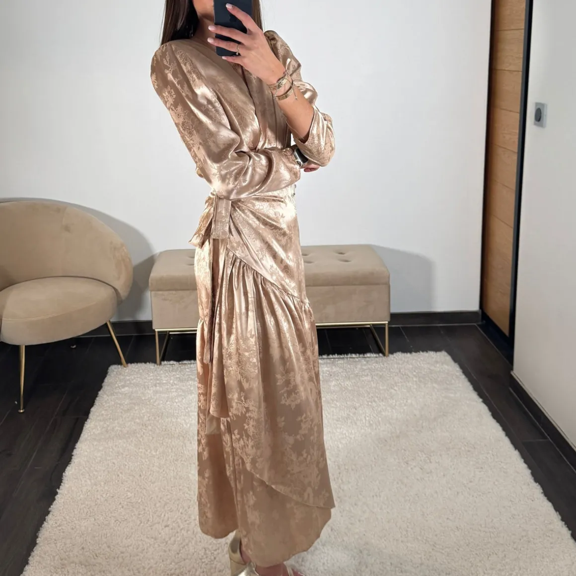 robe_satin_flower_beige_z_3.webp ROBE SATIN FLOWER BEIGE ZANYA