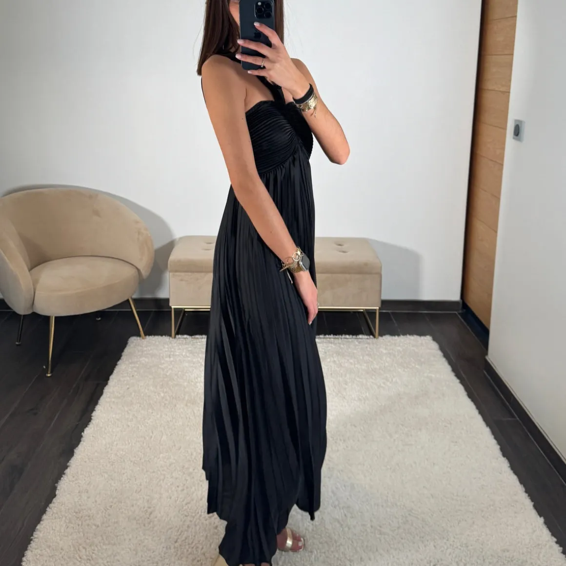 robe_satin_noire_gloria_2.webp ROBE SATIN NOIRE GLORIA