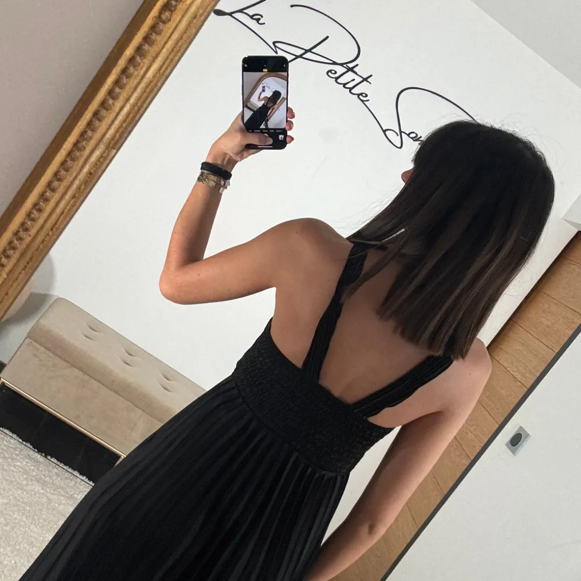 robe_satin_noire_gloria_3.webp ROBE SATIN NOIRE GLORIA