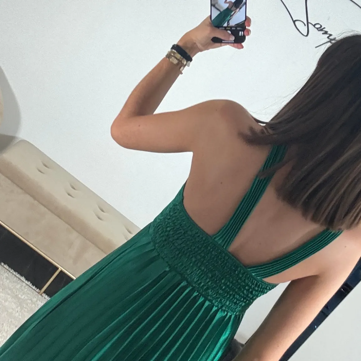 robe_satin_vert_sapin_glo_4.webp ROBE SATIN VERT SAPIN GLORIA