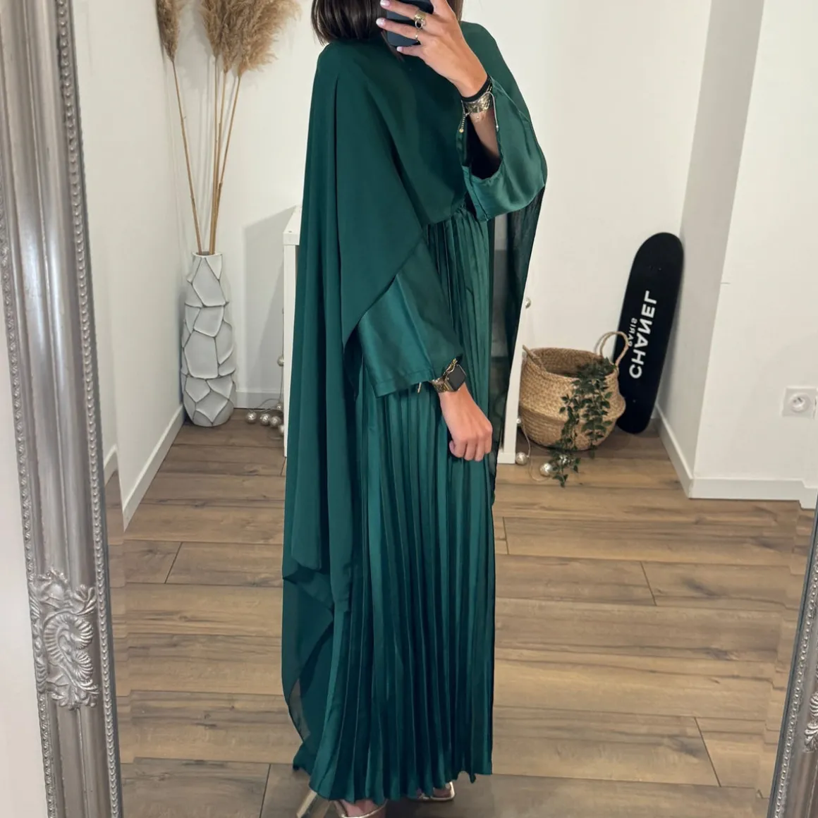 robe_vert_sapin_satine_co_2.webp ROBE VERT SAPIN SATINE CORALINE