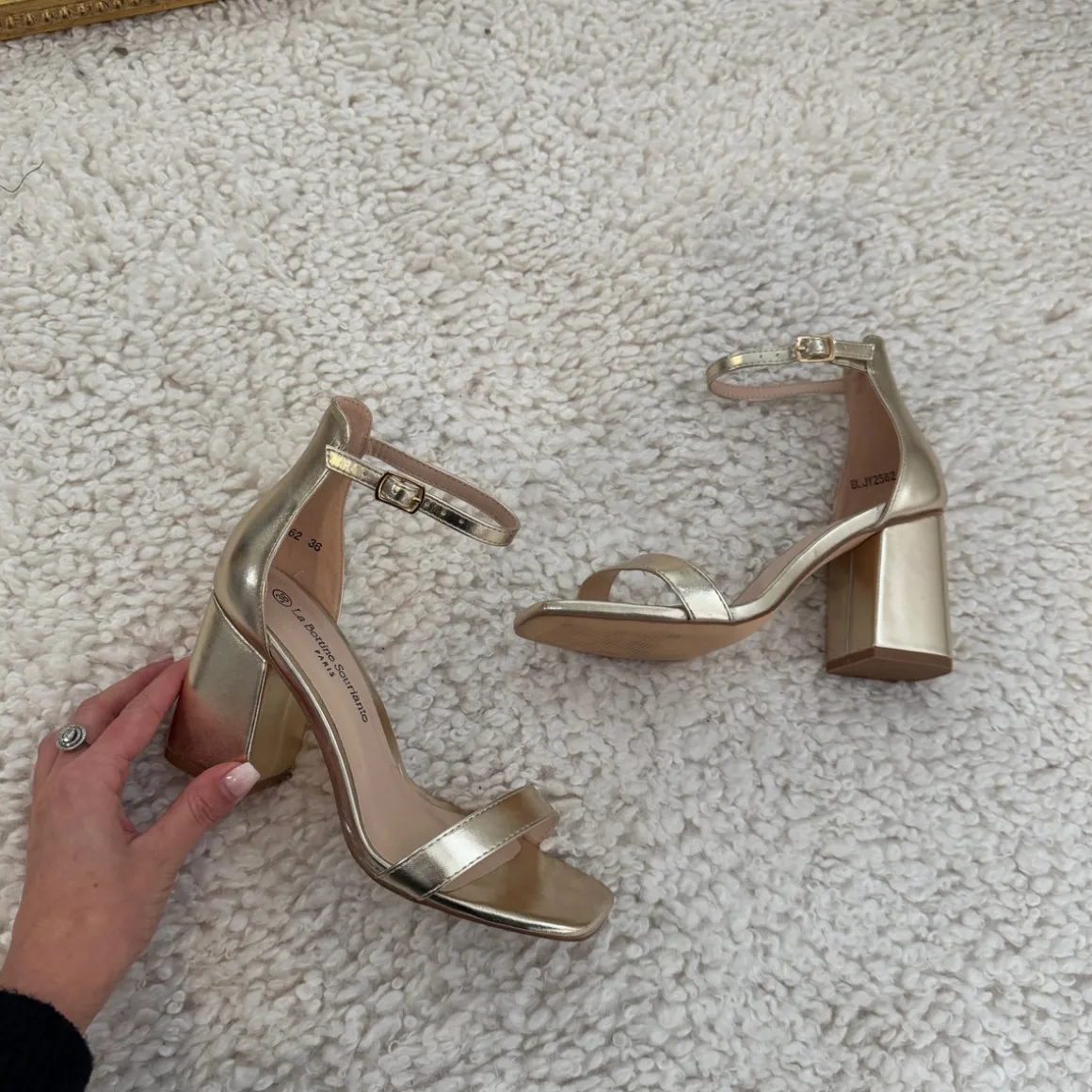TALONS DORÉS NOHAM