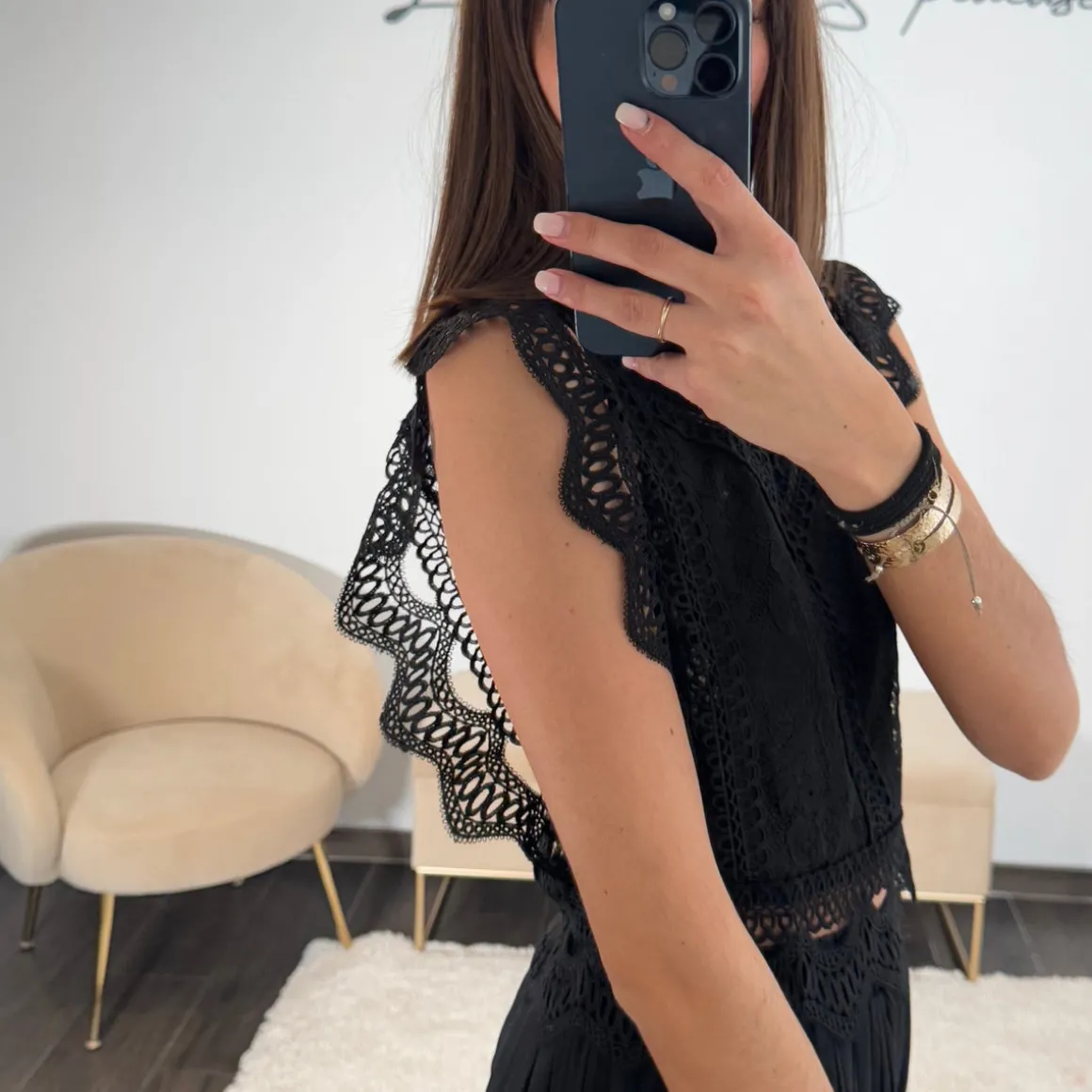 top_broderie_noir_leonie_2.webp TOP BRODERIE NOIR LEONIE