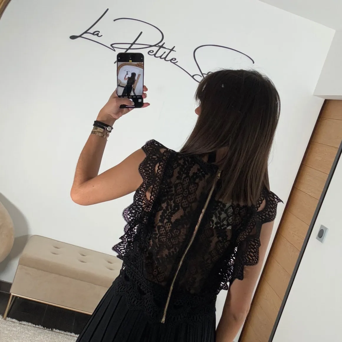 top_broderie_noir_leonie_3.webp TOP BRODERIE NOIR LEONIE
