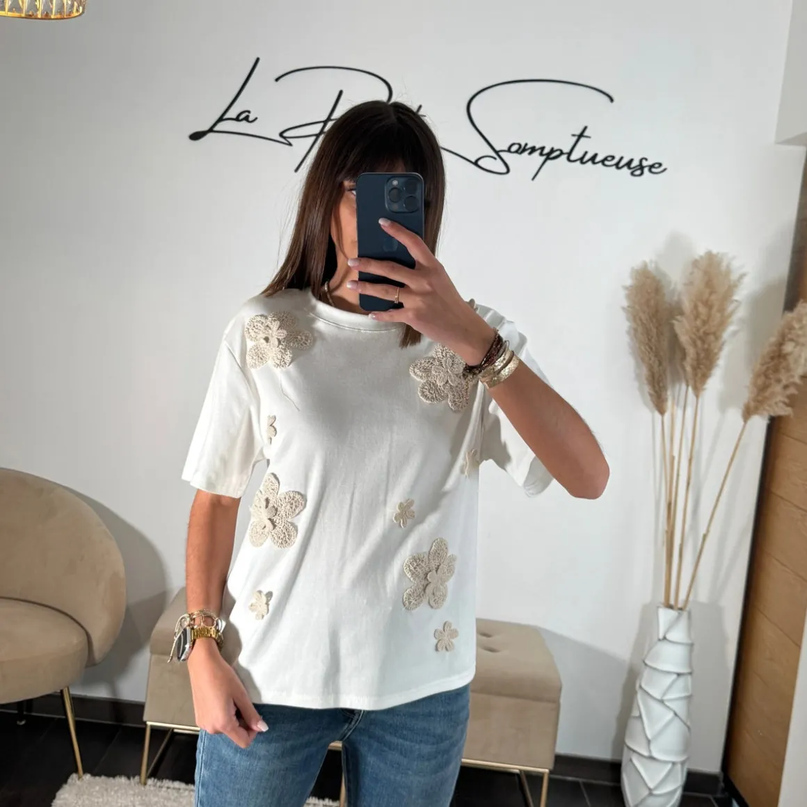 tshirt_blanc_fleurs_alia_2.webp T-SHIRT BLANC FLEURS ALIA