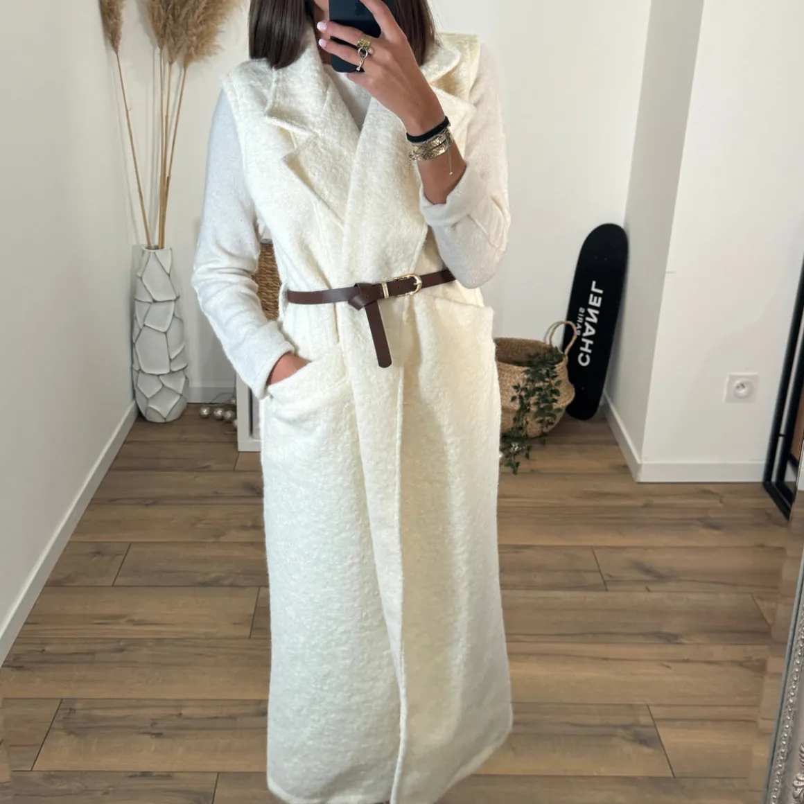 veste_beige_sans_manche_s_3.webp VESTE BEIGE SANS MANCHE SARA